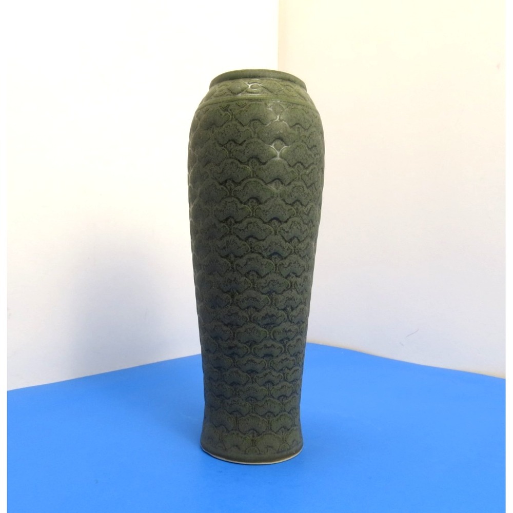 Rookwood Pottery 2769 Grayscale Kataro Dragon Vase 2014